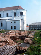 Рэшткi Дамiнiканскага кляштара i Мiхайлаўскi касцёл, збудаваныя ў першай палове XVIII ст.